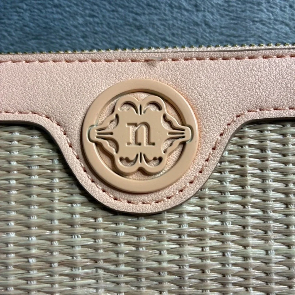 Nanette Lepore Woven Straw Vegan Leather Gold Chain Shoulder‎ Bag Classic Peach